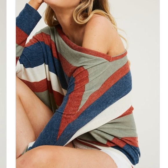 BF DEAL!! Striped Top - Picture 2 of 7